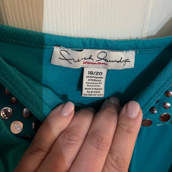 🥰 4/$25- Green Tank - Measurements added - Picture 5 of 10